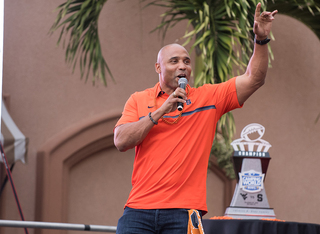 Donovin Darius, the 1997 Big East Defensive Player of the Year, spoke to Orange fans, noting his favorite part of his time at SU was the family aspect of the University. 
